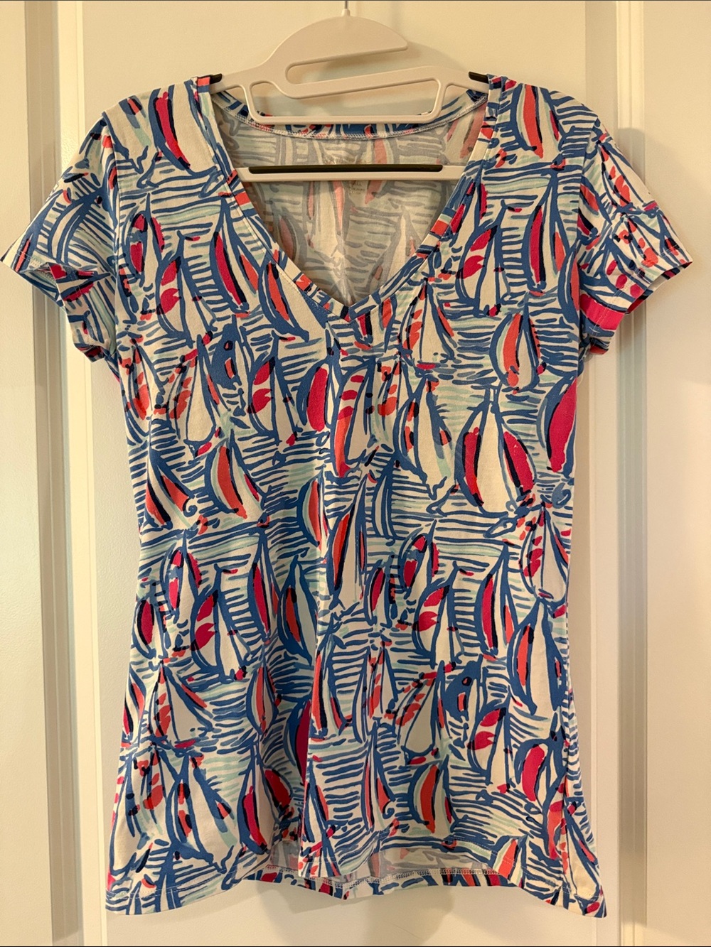Lilly Pulitzer Michele T-shirt in Red Right Return print